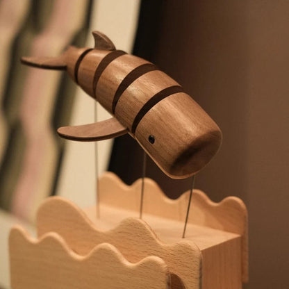 Handmade - Moving Whale